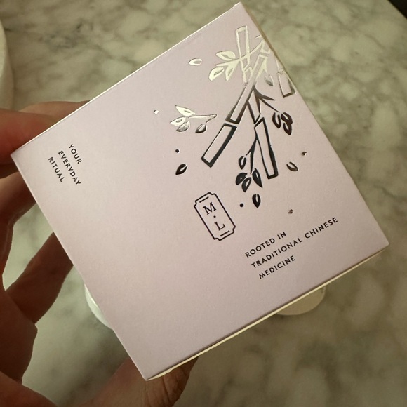 Mount Lai Calming Herbal Repair Serum Concentrate Balm - Picture 6 of 7